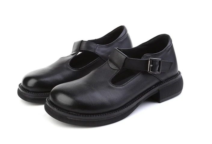Vintage Aesthetic Leather Shoe in Burnt Cognac