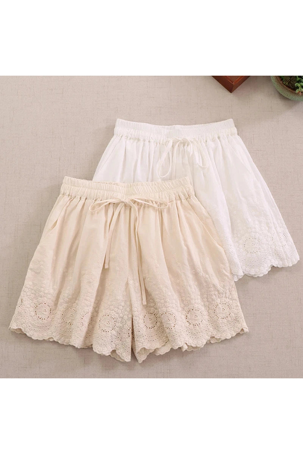 Sweet Hollow Embroidery Shorts