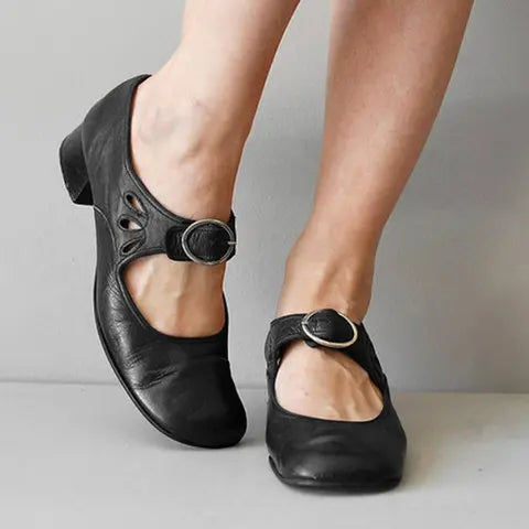 Vintage Aesthetic Navy Cutwork Mary Jane Heel Shoe