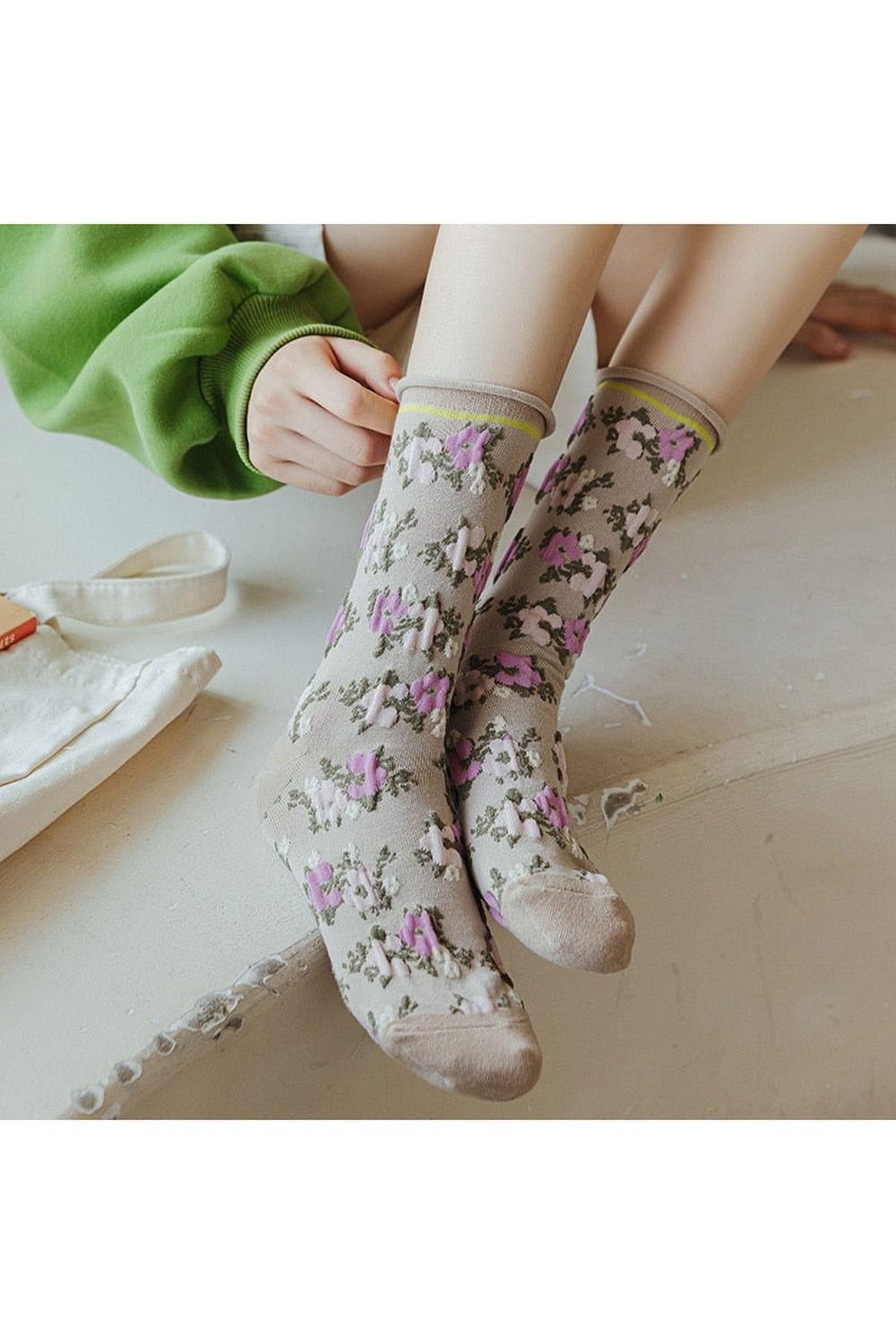 Asymmetric Retro Jacquard Socks