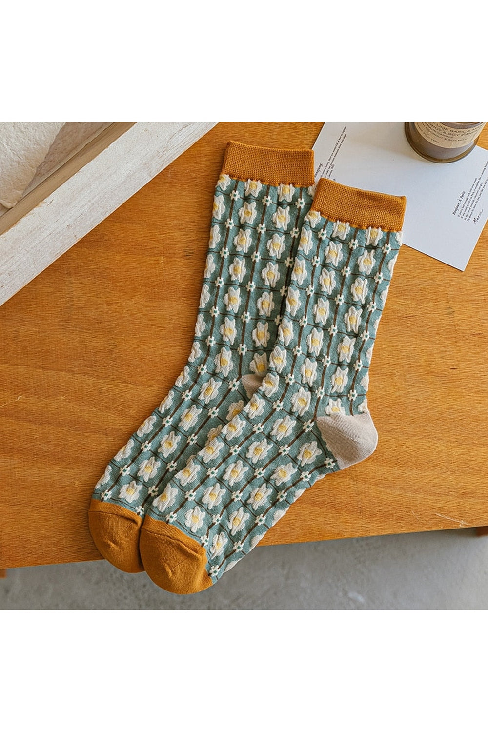 Asymmetric Retro Jacquard Socks