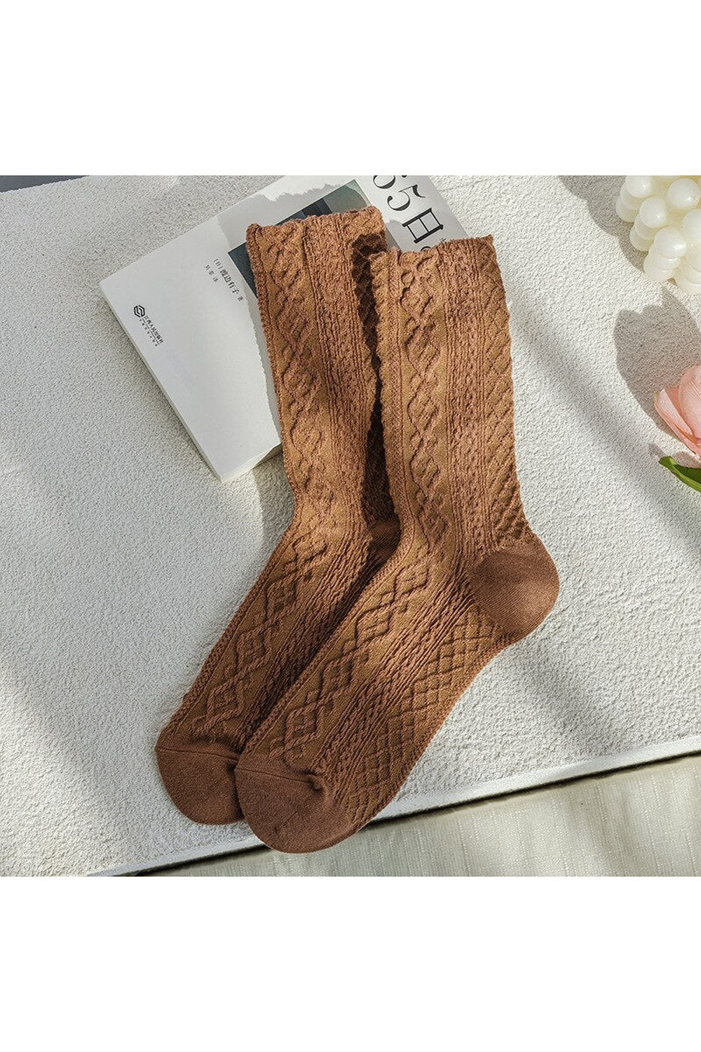 Asymmetric Retro Jacquard Socks