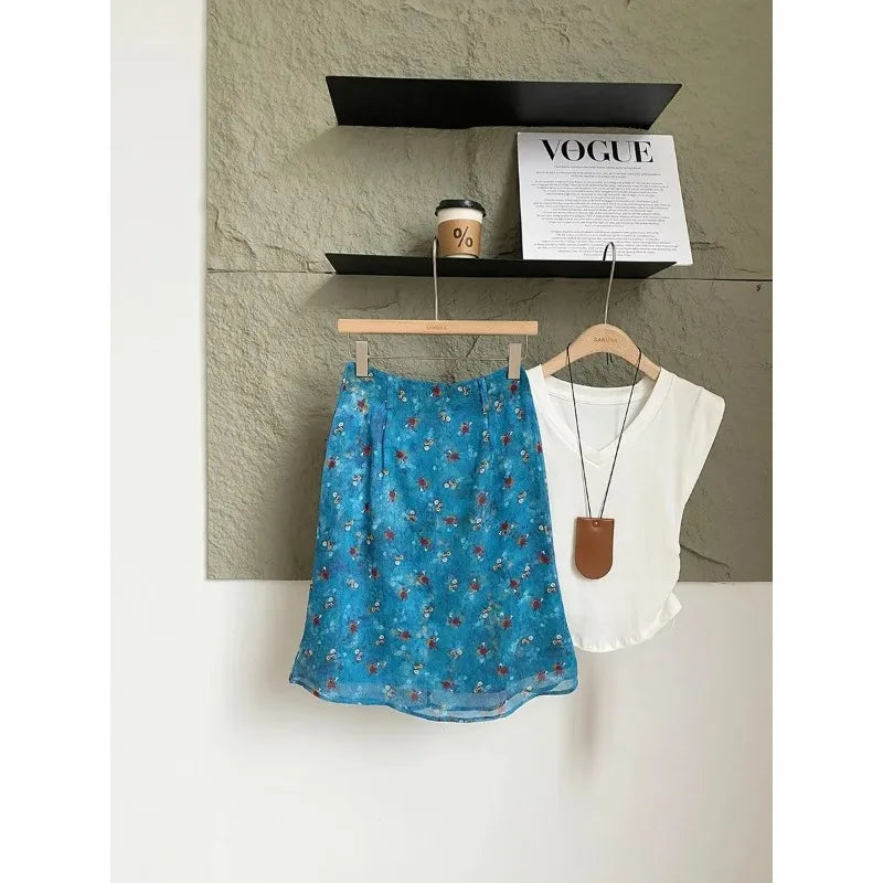 Vintage Aesthetic — Forget-Me-Not Blue Floral