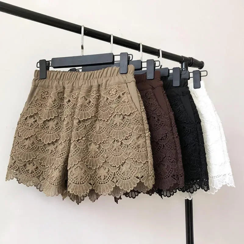 Shorts com sobreposição de renda Cottagecore escuro