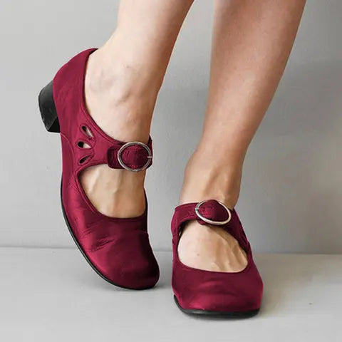 Vintage Aesthetic Navy Cutwork Mary Jane Heel Shoe