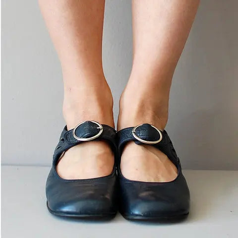 Vintage Aesthetic Navy Cutwork Mary Jane Heel Shoe