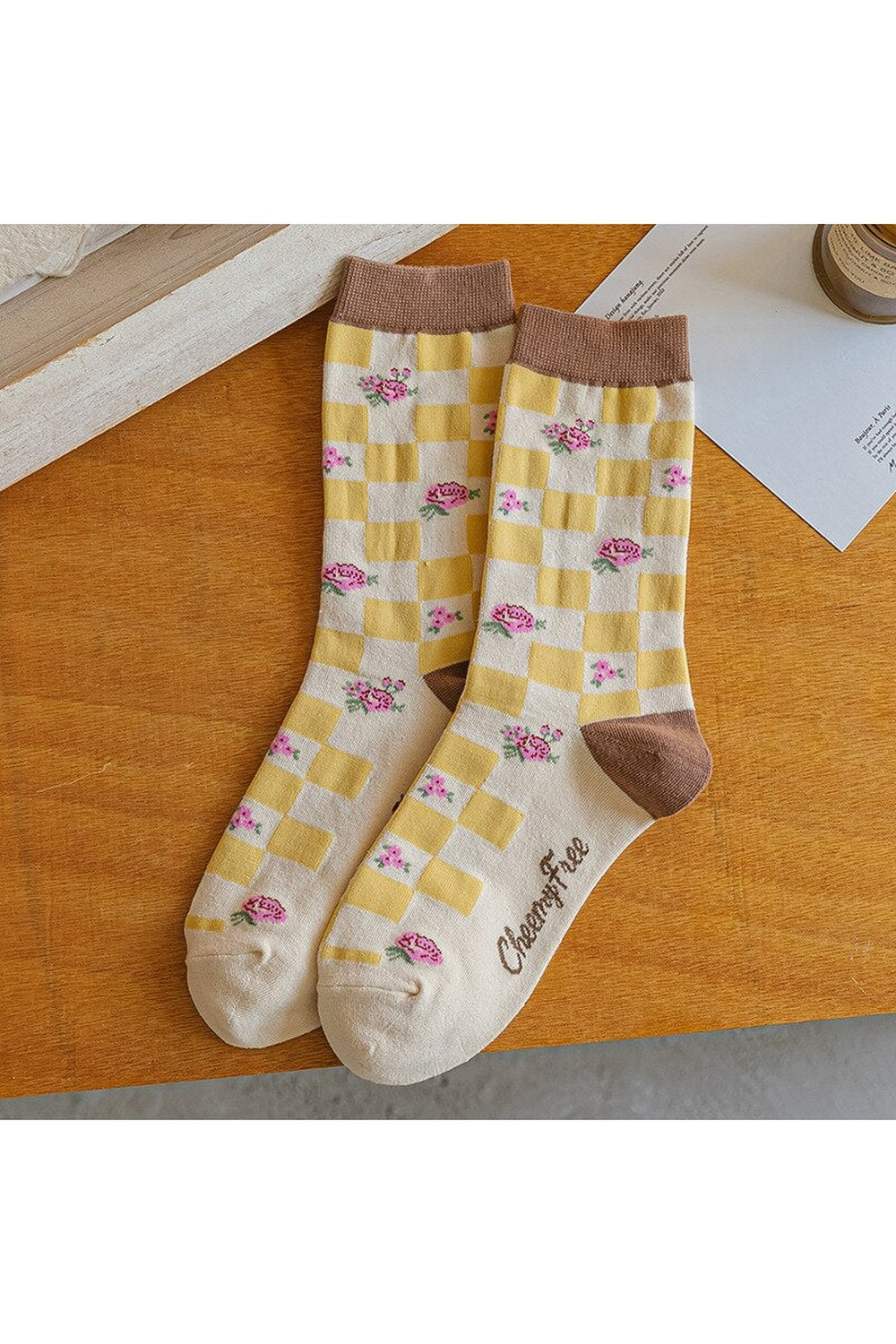 Asymmetric Retro Jacquard Socks