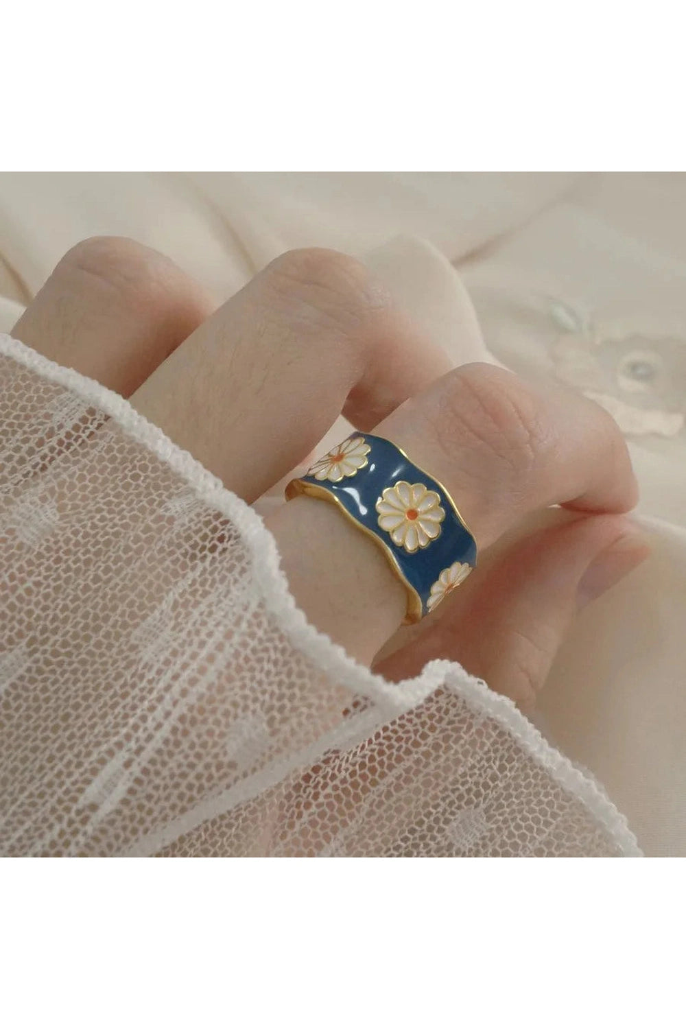 Vintage Daisy Band Ring cottagecoreclothes