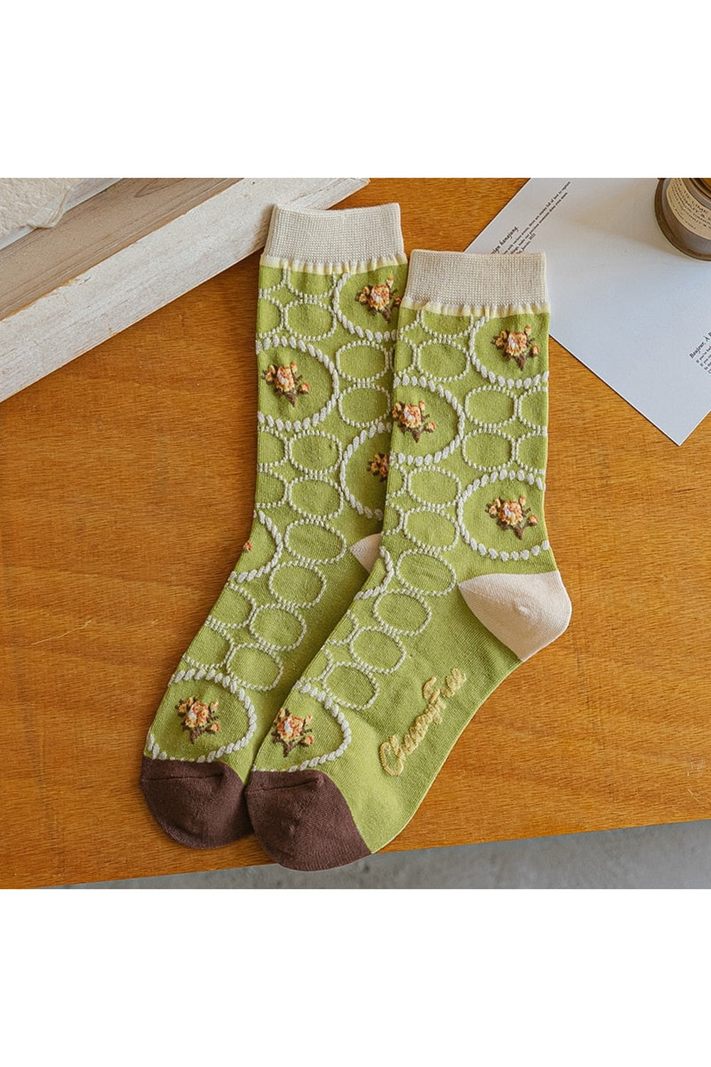 Asymmetric Retro Jacquard Socks