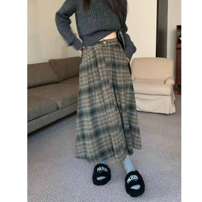 Vintage High-Waisted Checkered Skirt