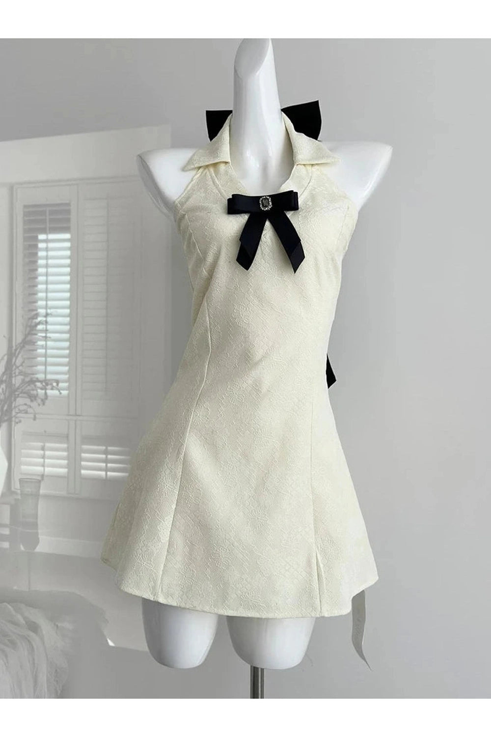 Vintage-Inspired Bowknot Halter Dress