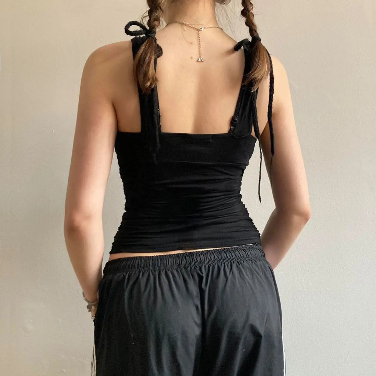 Tanktop mit Gothic-Blumenmuster und Raffungen
