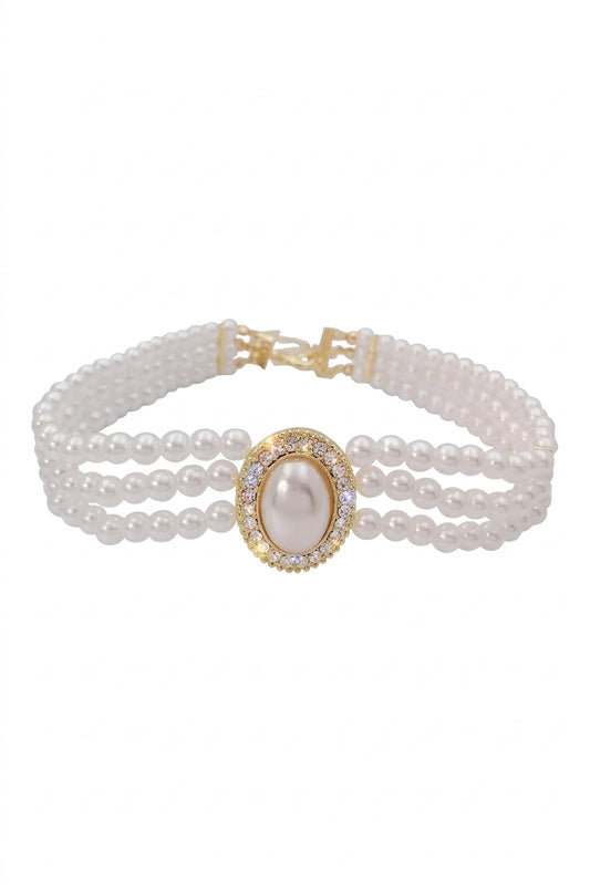 Vintage Aesthetic Strand Pearl Medallion Choker