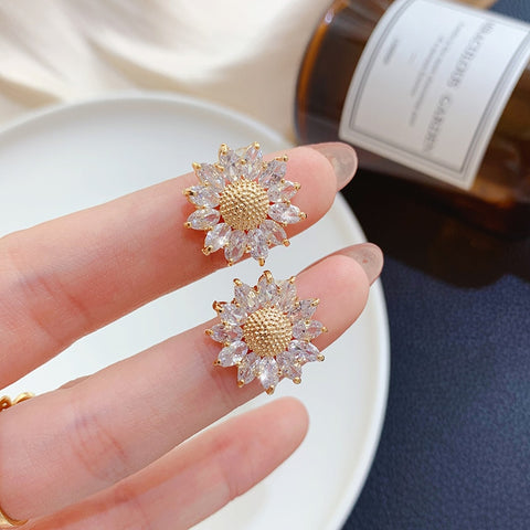 Sparkly Crystal Daisy Flower Earrings - Earrings - Сottagecore clothes